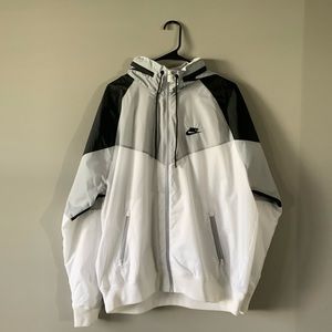 Nike sportswear Windrunner jacket